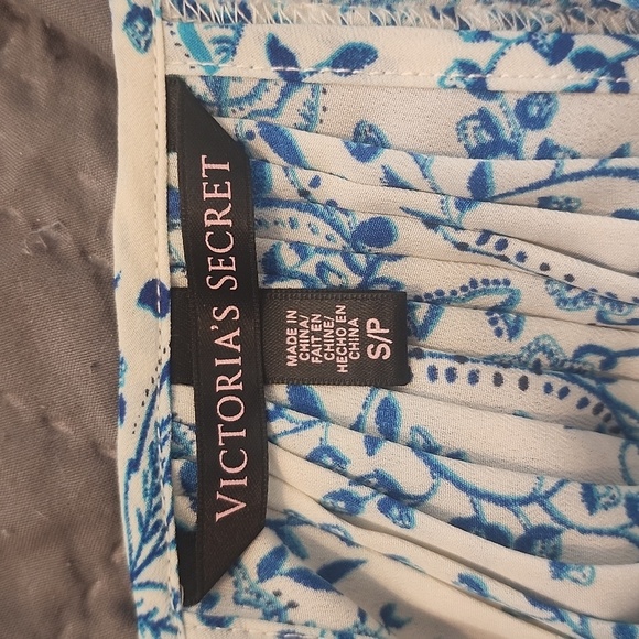 Victoria Secret's Tie Front Lace Trimmed Flutter Sleeve Blouse Size Small - Picture 3 of 3